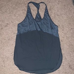 Lululemon tank size 4